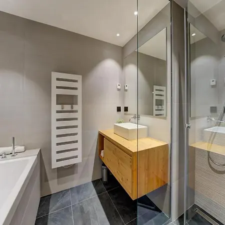 Апартаменты Hostal La Isabela Room 1 Шамони