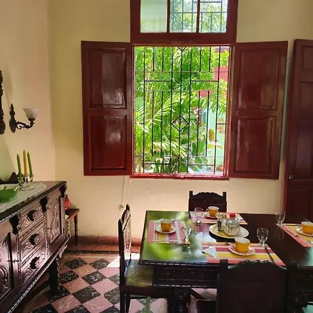 Hostal La Isabela Room 1 Апартаменты Шамони