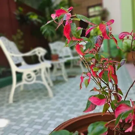 Hostal La Isabela Room 1 Апартаменты *