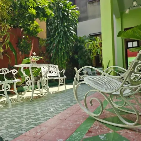 Hostal La Isabela Room 1 Шамони
