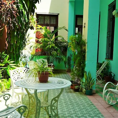 Hostal La Isabela Room 1 Апартаменты
